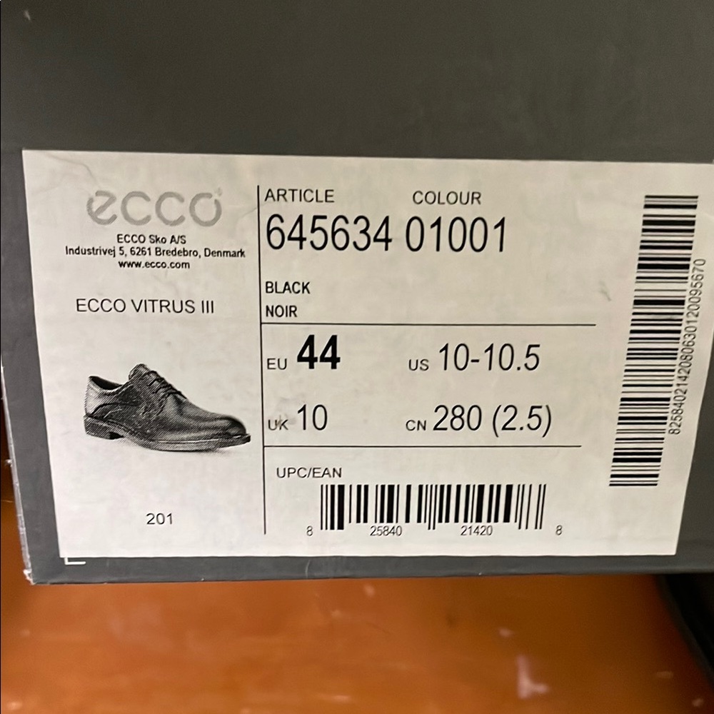 Ecco Men's Black Vittrus III Oxfords - Picture 3 of 3